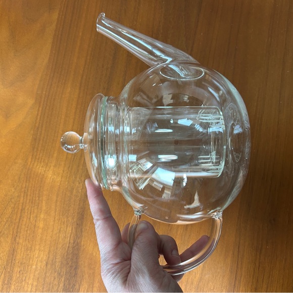 Glass Teapot with Infuser & Individually Packaged Teas - Picture 3 of 16